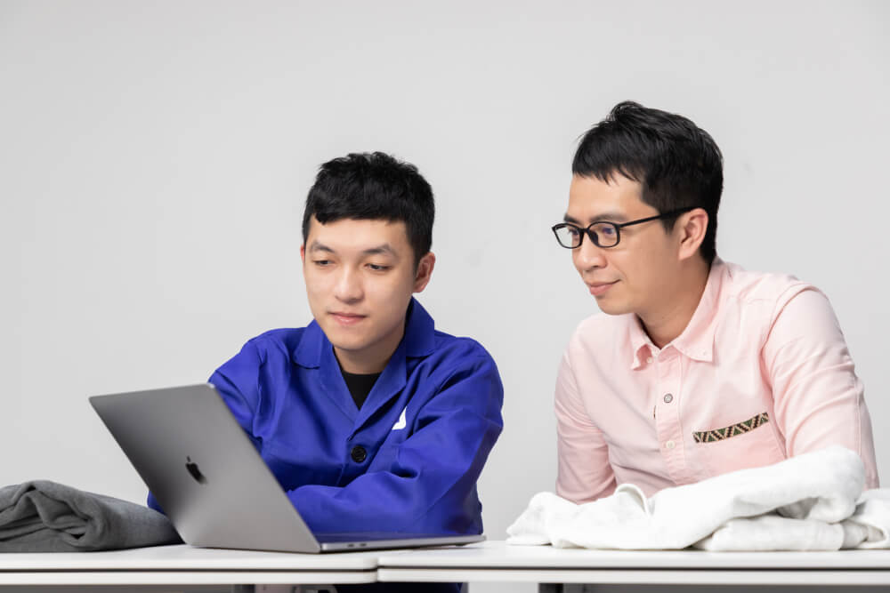 Secrets to Running an Online Sports Clothing Store in 2022 Uga