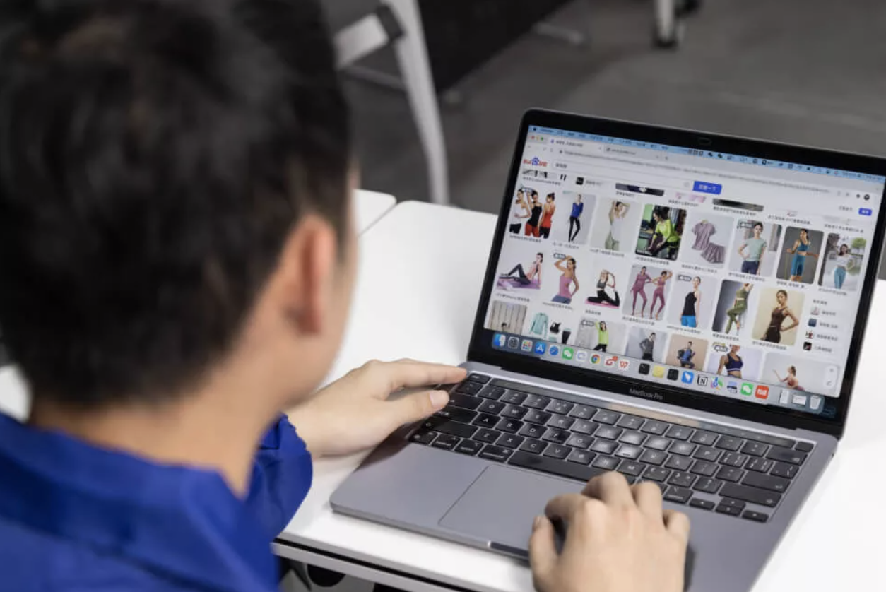 Secrets to Running an Online Sports Clothing Store in 2022 Uga